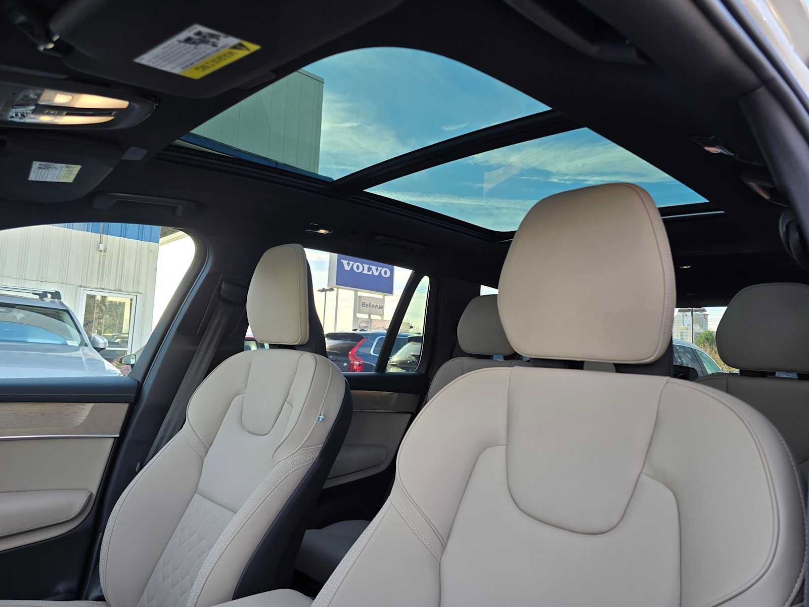 New 2026 Volvo XC90 B6 Plus w/ Protection Package Premier AWD/4WD image 24