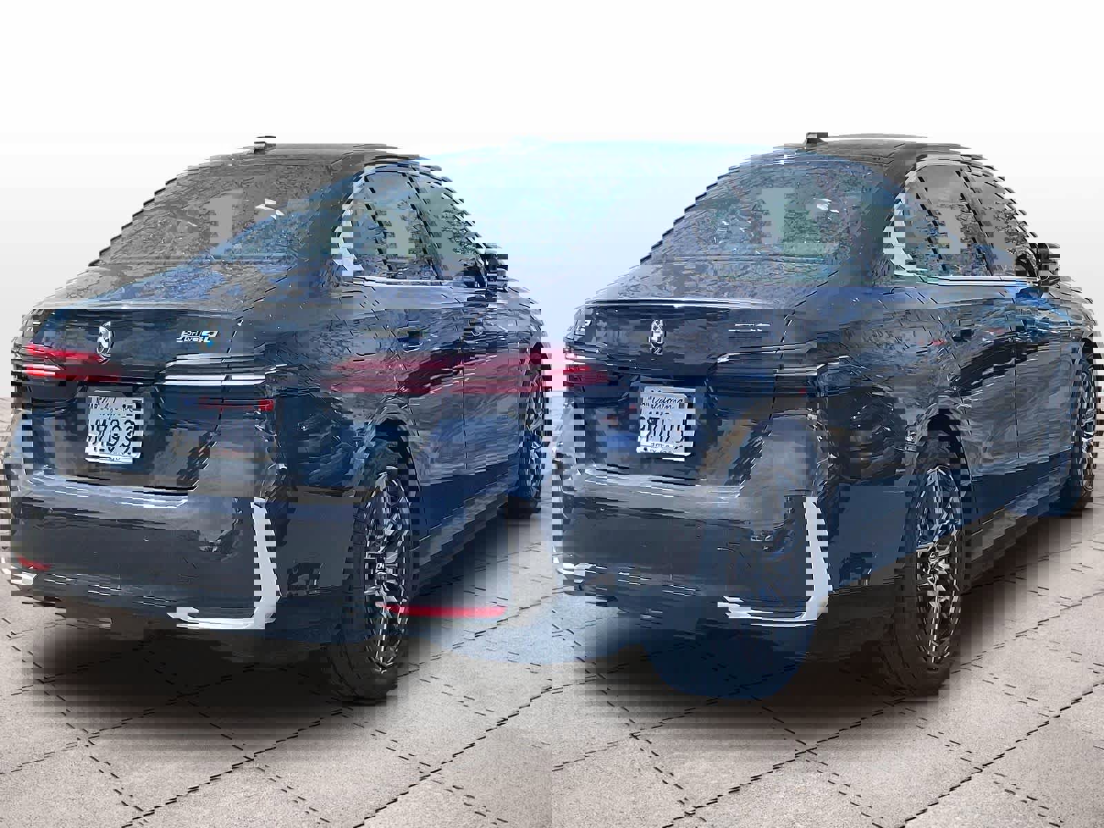 Used 2024 BMW i5 eDrive40i w/ Premium Package image 14