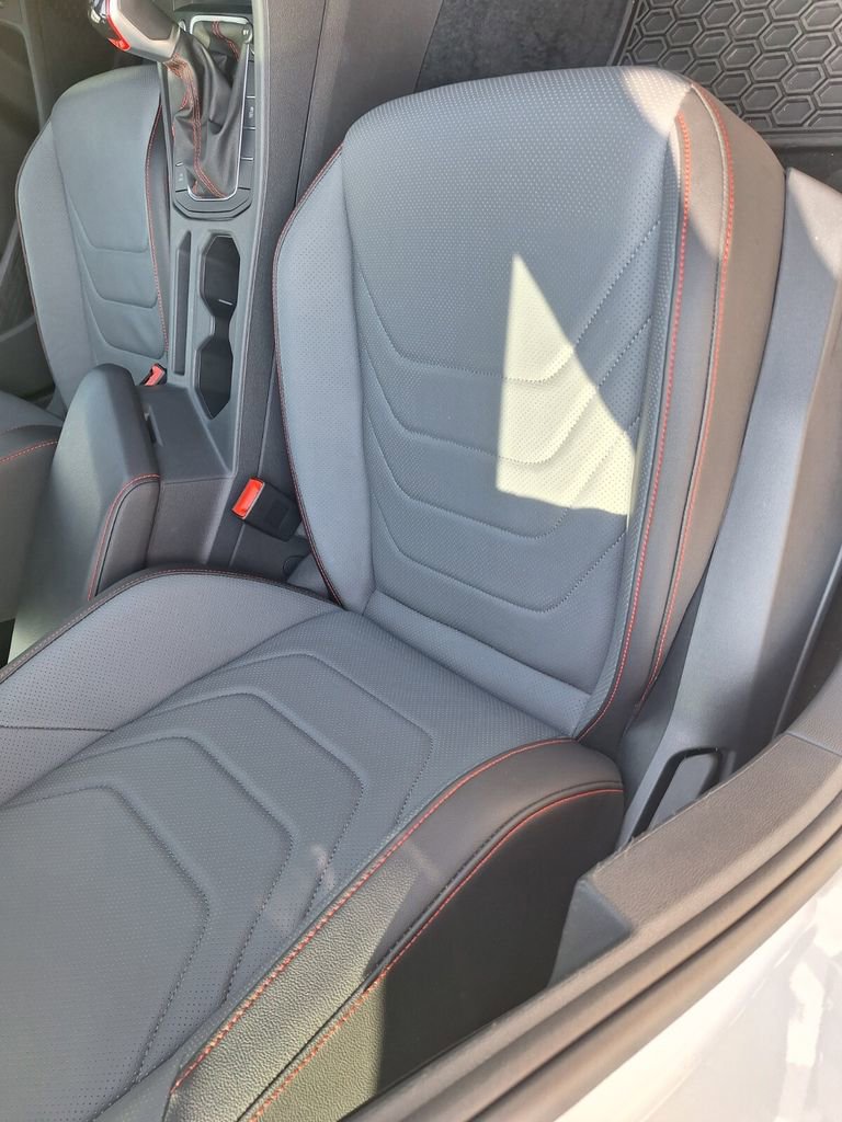 Used 2025 Volkswagen Jetta GLI Autobahn image 27