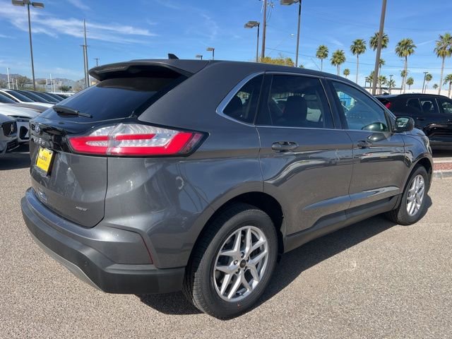Used 2024 Ford Edge SEL image 11
