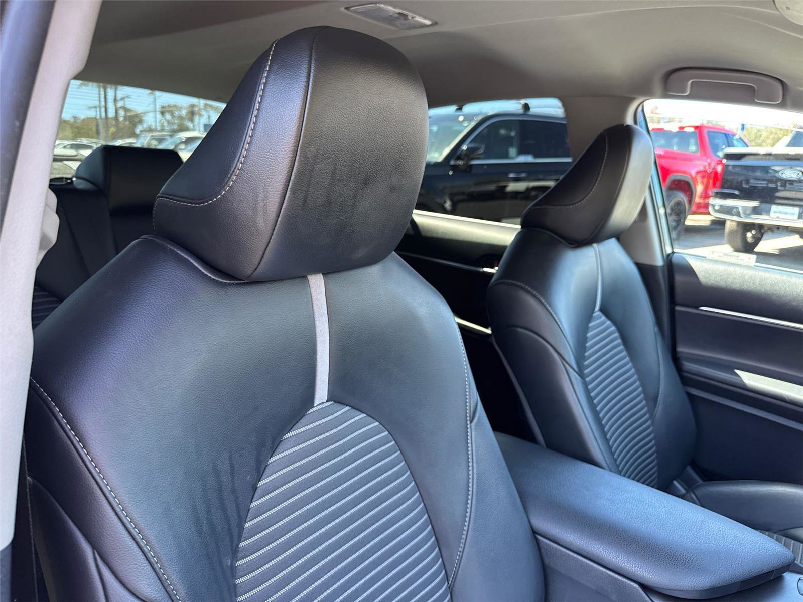 Used 2022 Toyota Camry SE w/ Carpet Mat Package (TMS) image 15