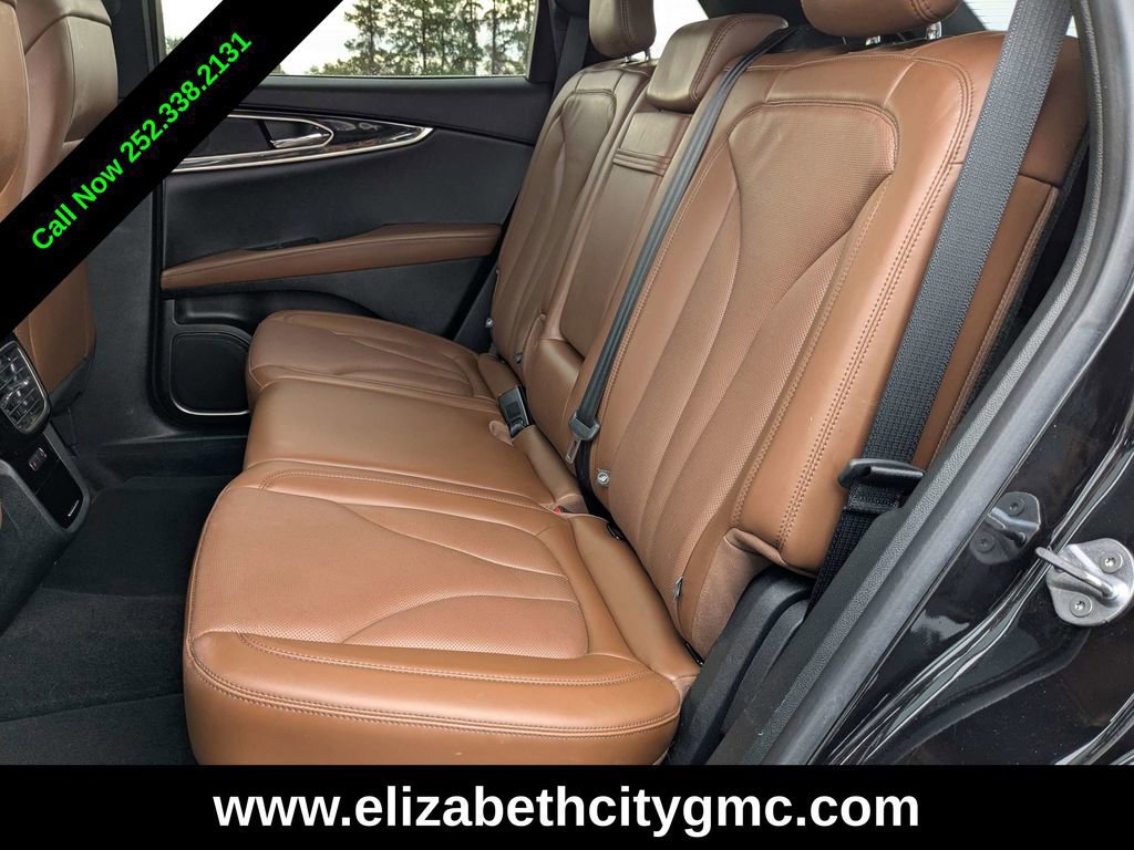 Used 2023 Lincoln Nautilus Reserve image 16