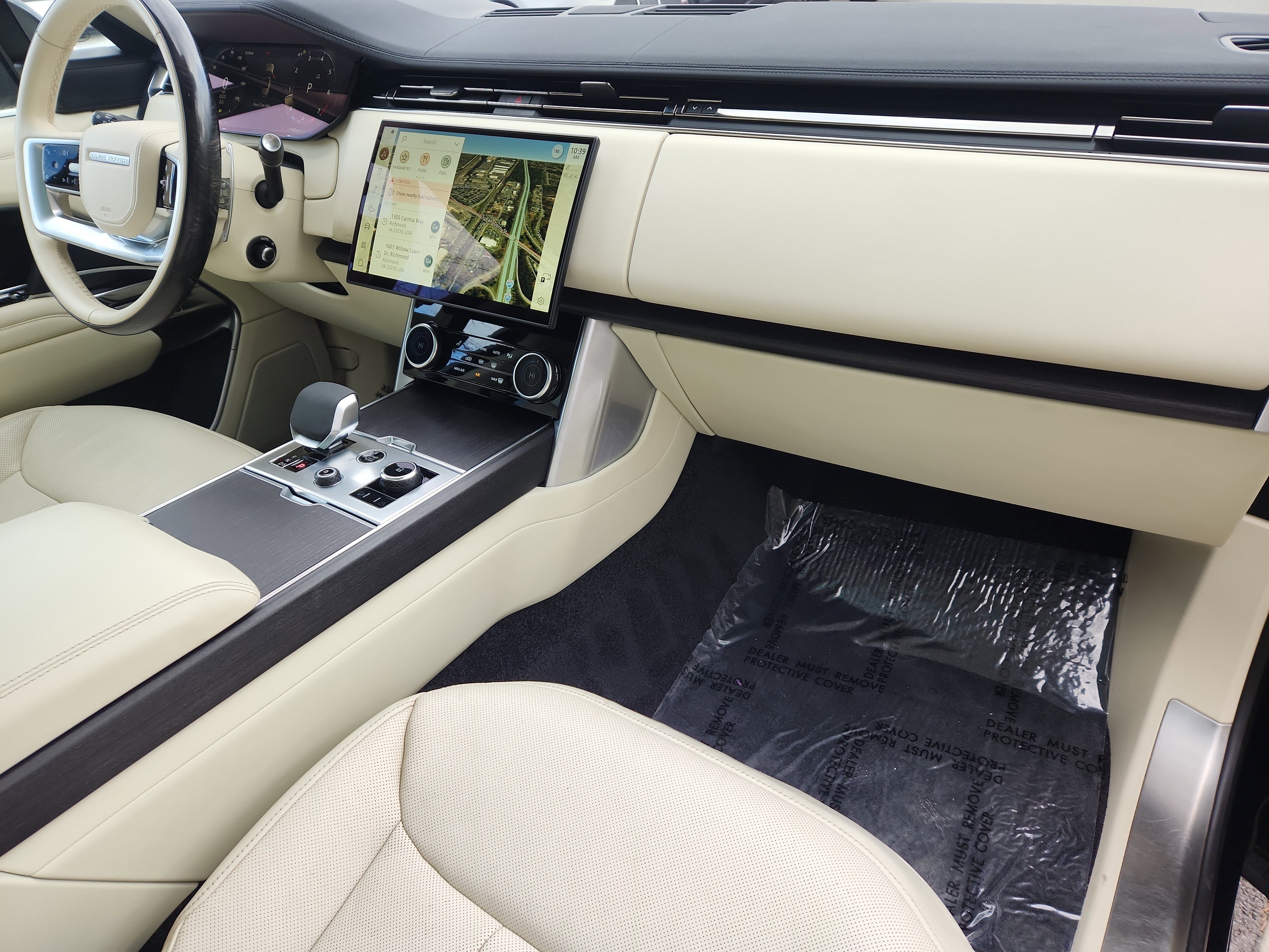 Used 2023 Land Rover Range Rover Long Wheelbase SE image 29