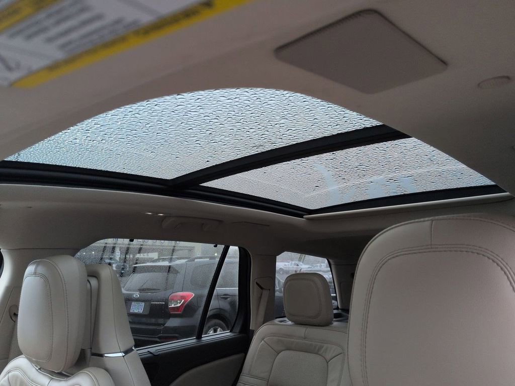 Used 2023 Lincoln Aviator Reserve w/ Equipment Group 201A image 23