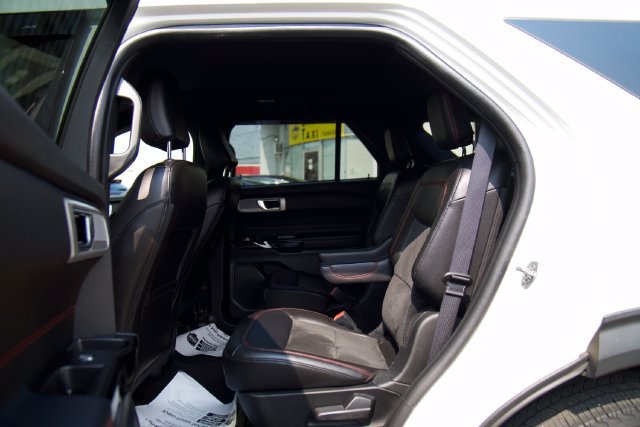 Certified 2022 Ford Explorer ST-Line AWD/4WD image 32