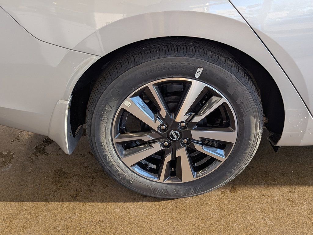 New 2025 Nissan Versa SV w/ Trunk Package image 28