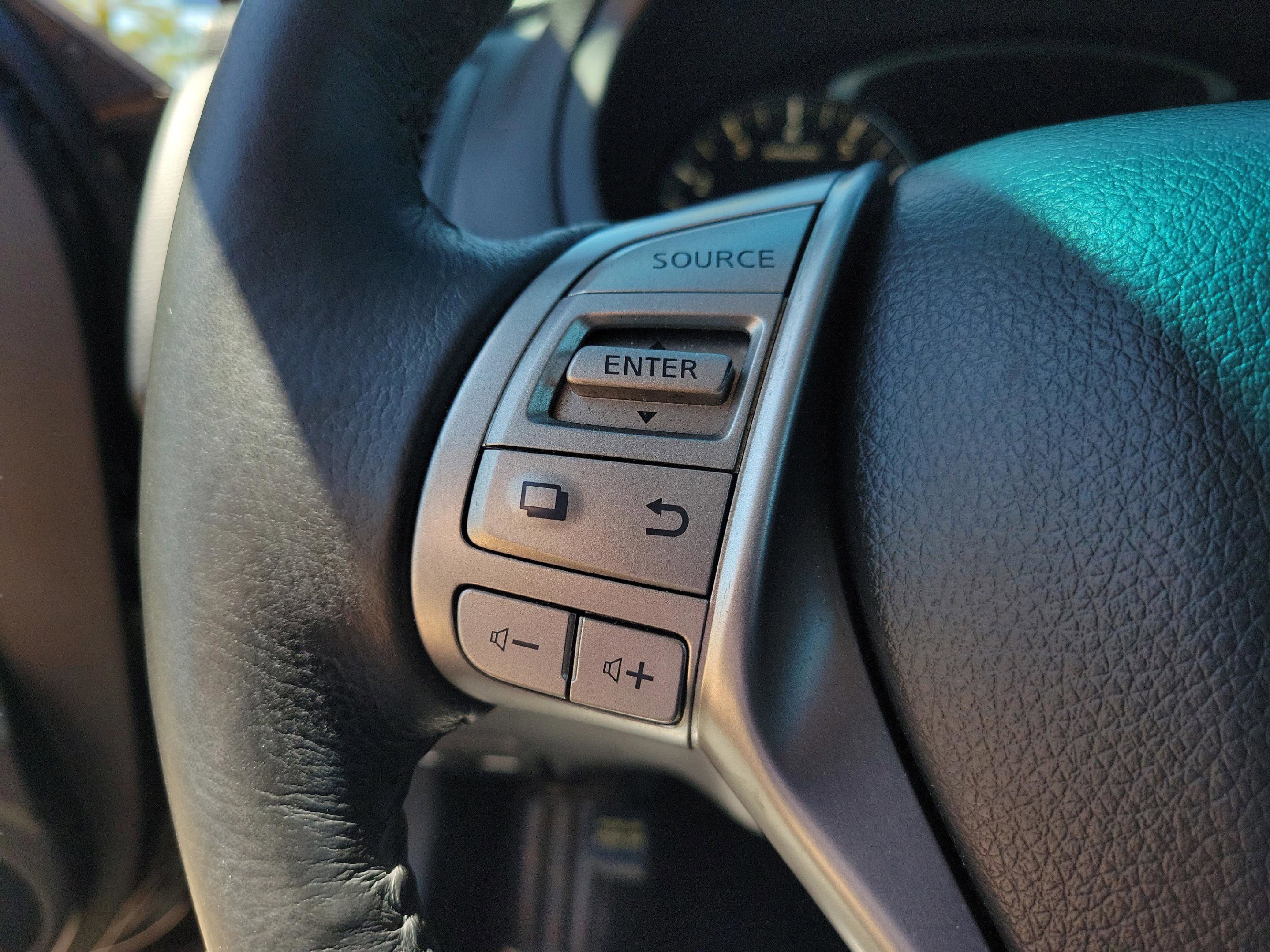 Used 2015 Nissan Altima 2.5 SL w/ Moonroof Package FWD image 10