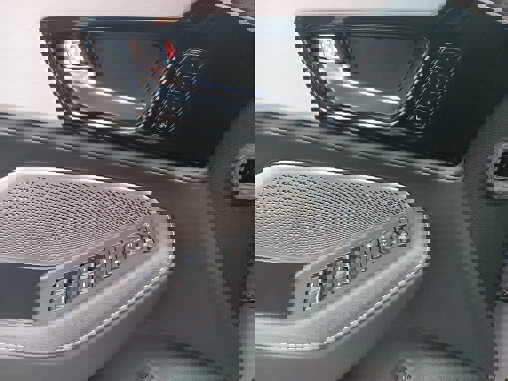 Used 2023 Acura MDX SH-AWD w/ Technology Package image 35