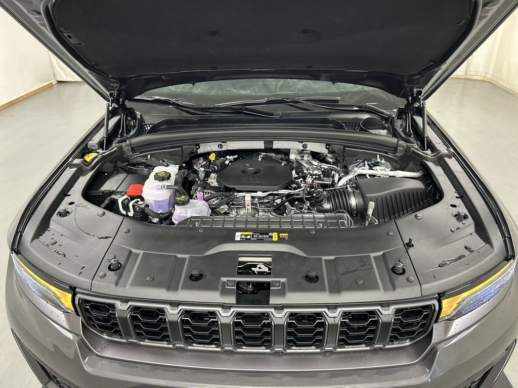 New 2026 Jeep Grand Cherokee L 4WD image 9