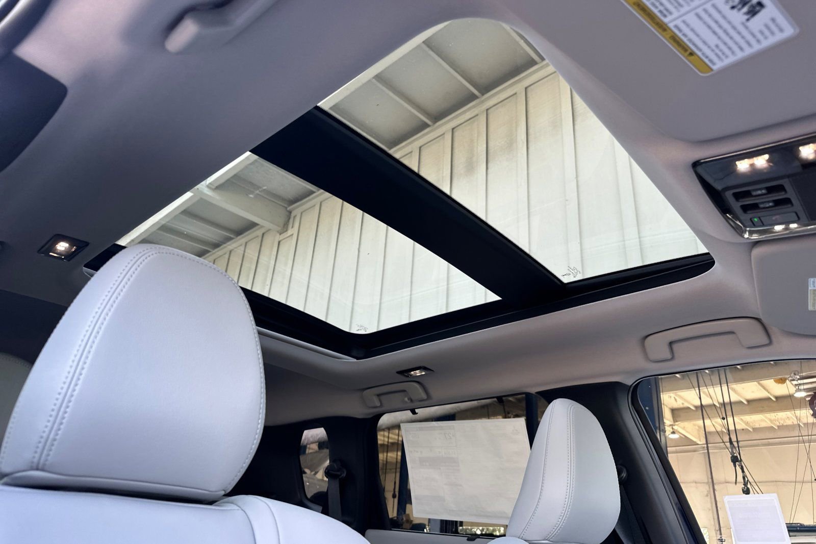 New 2025 Mitsubishi Outlander SEL image 16