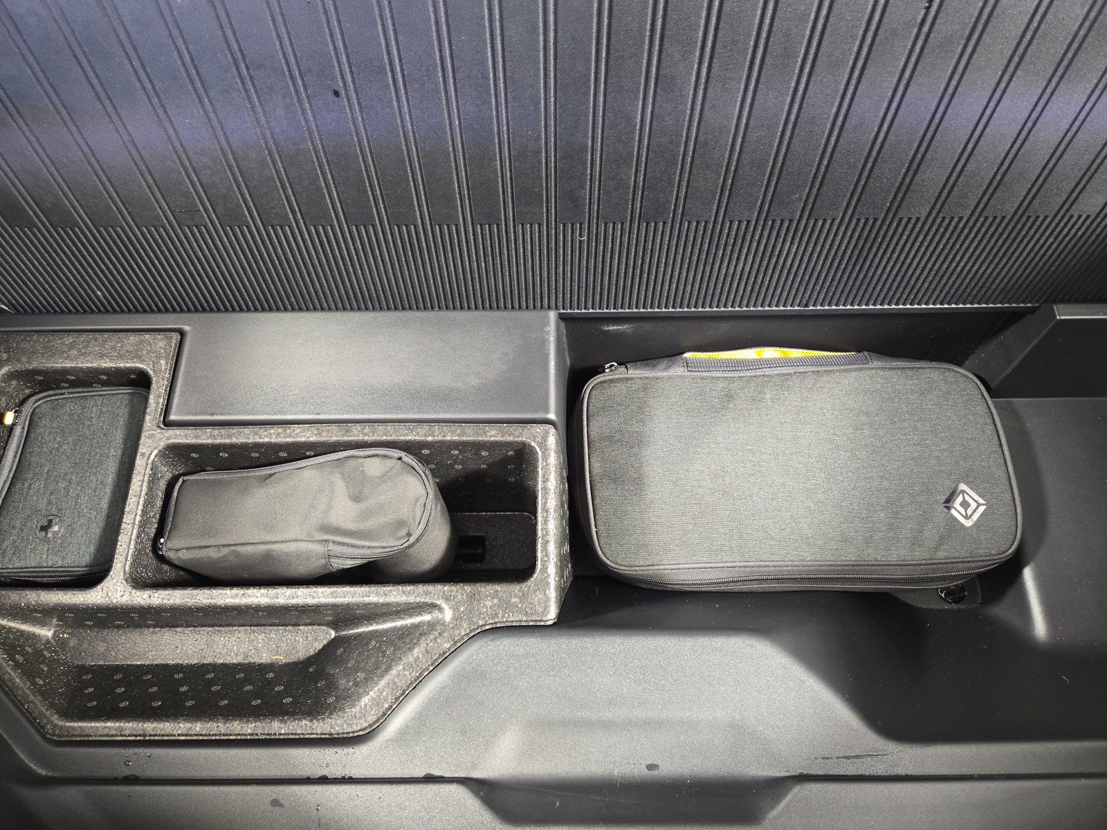 Used 2025 Rivian R1S Adventure AWD/4WD image 14