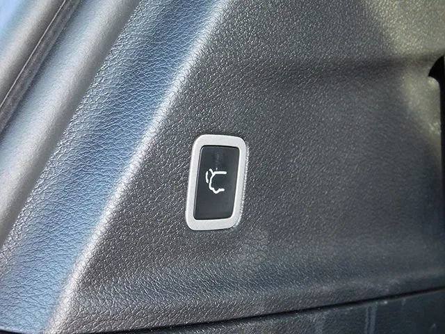 Used 2025 Chrysler Pacifica Select FWD image 8