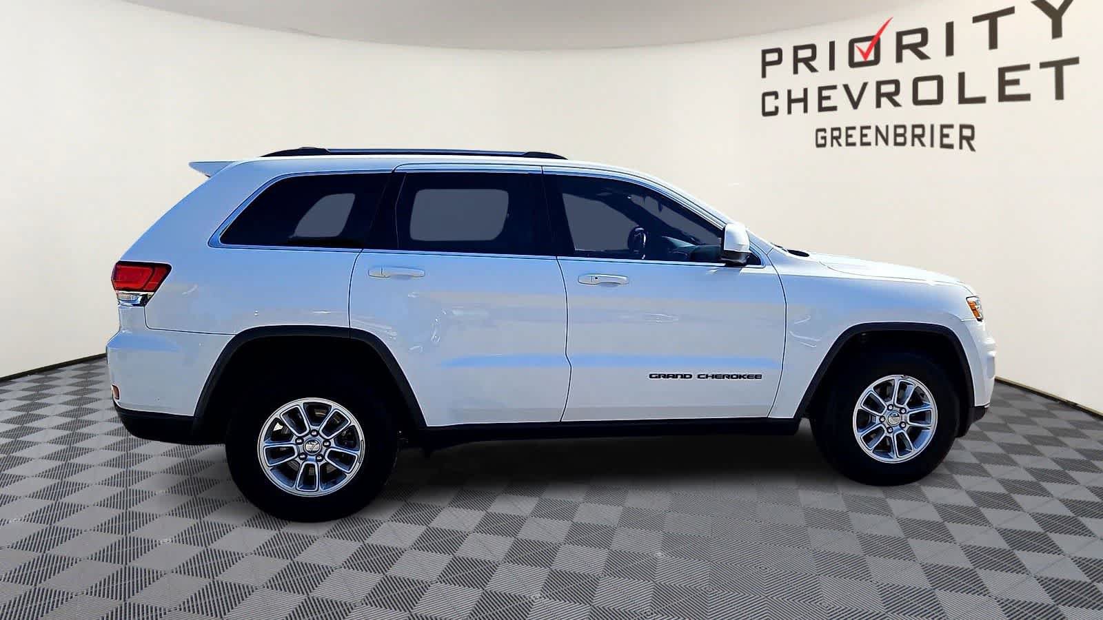 Used 2020 Jeep Grand Cherokee Laredo AWD/4WD image 9