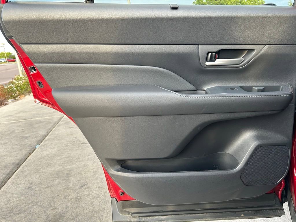 Used 2026 Toyota Grand Highlander XLE image 26