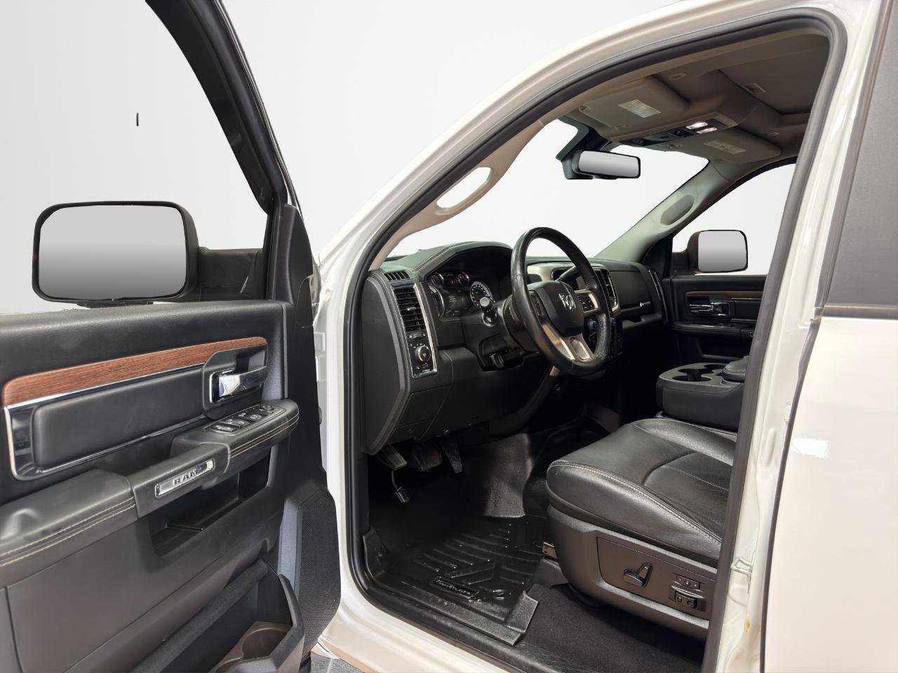 Used 2018 RAM 2500 Laramie AWD/4WD image 12
