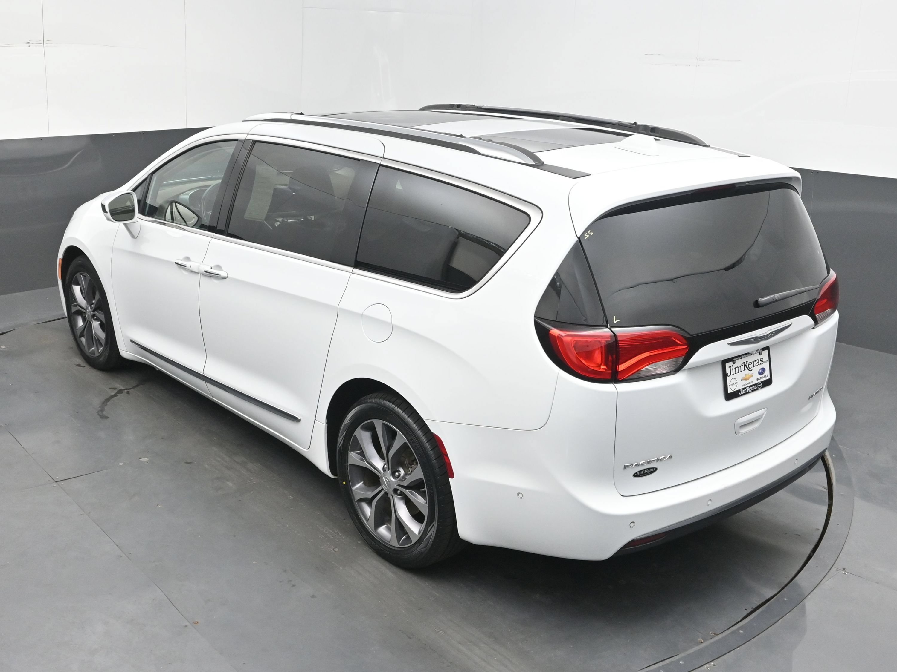 Used 2017 Chrysler Pacifica Limited FWD image 23