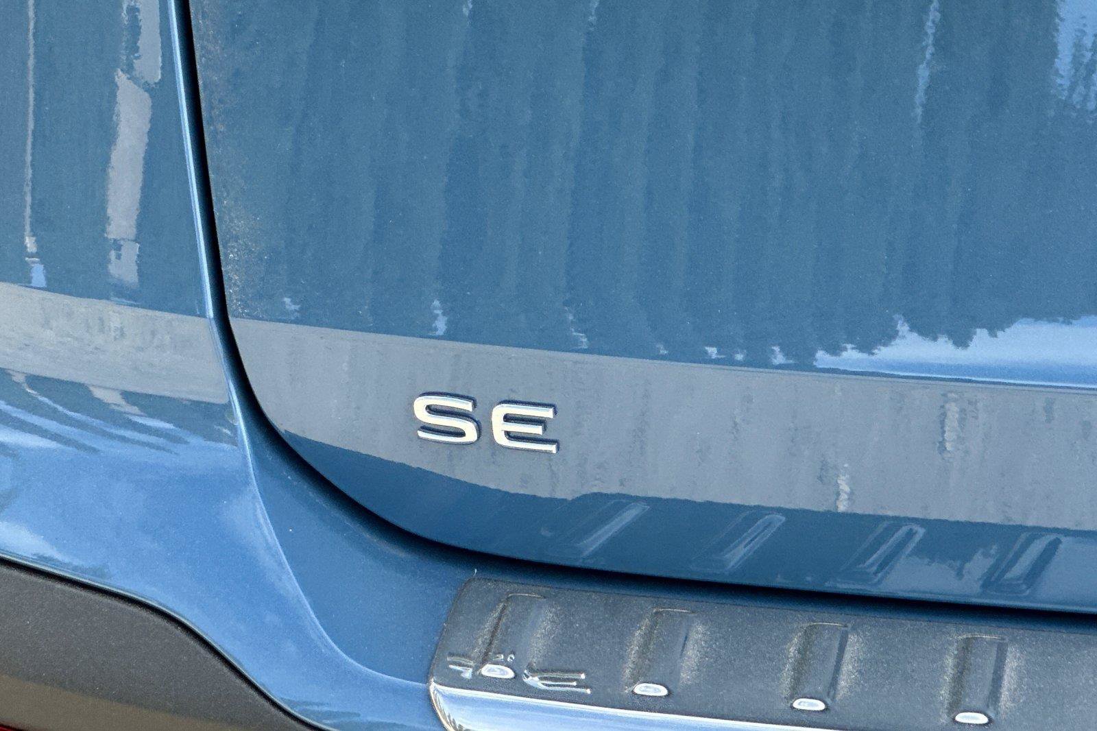 New 2026 Volkswagen Taos SE FWD image 26