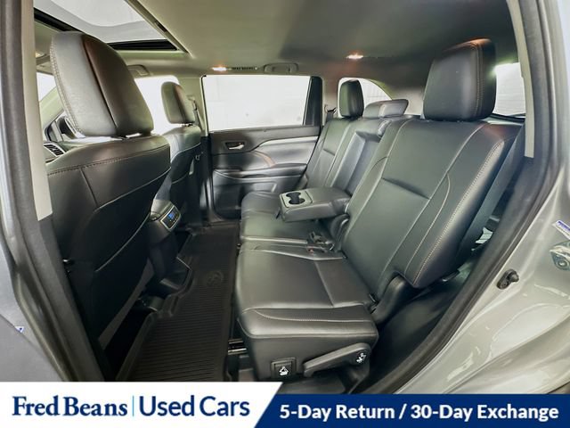 Used 2018 Toyota Highlander XLE AWD/4WD image 29