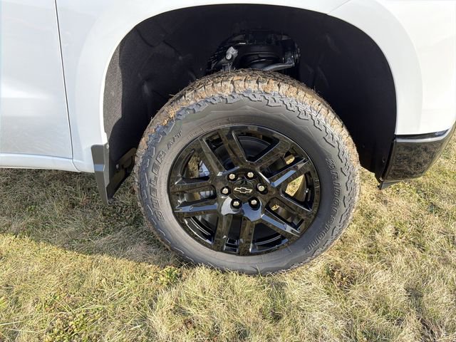 New 2026 Chevrolet Silverado 1500 Custom Trail Boss w/ LPO, Dark Essentials Package image 17