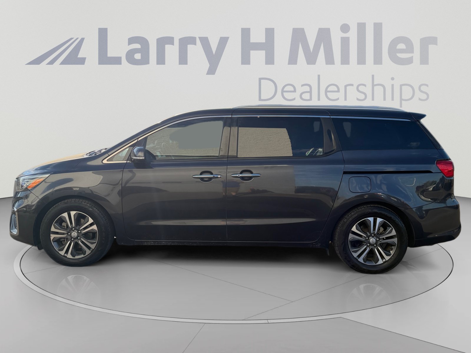 Used 2019 Kia Sedona SX FWD image 2