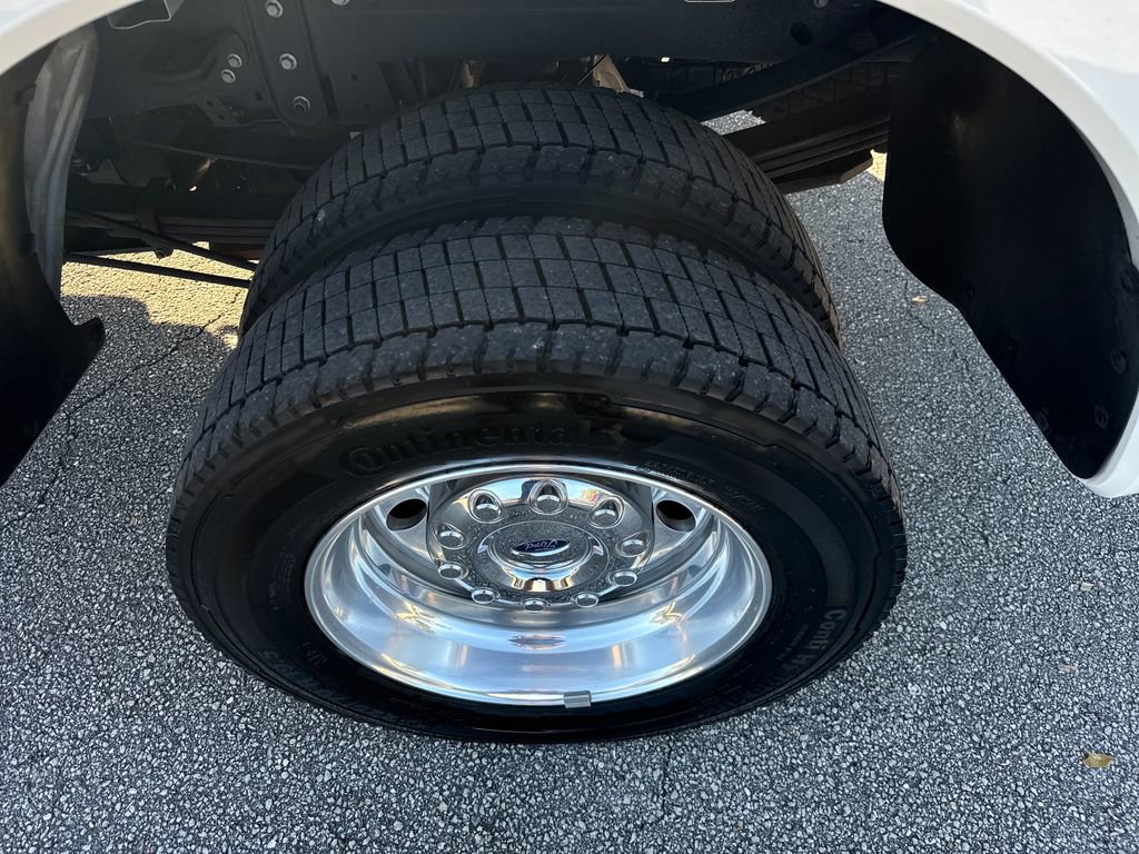 Certified 2022 Ford F450 Platinum w/ FX4 Off-Road Package image 13
