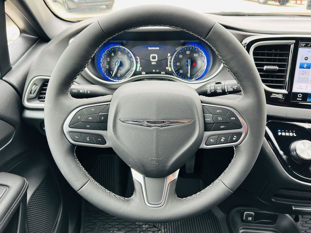 New 2026 Chrysler Voyager LX FWD image 18