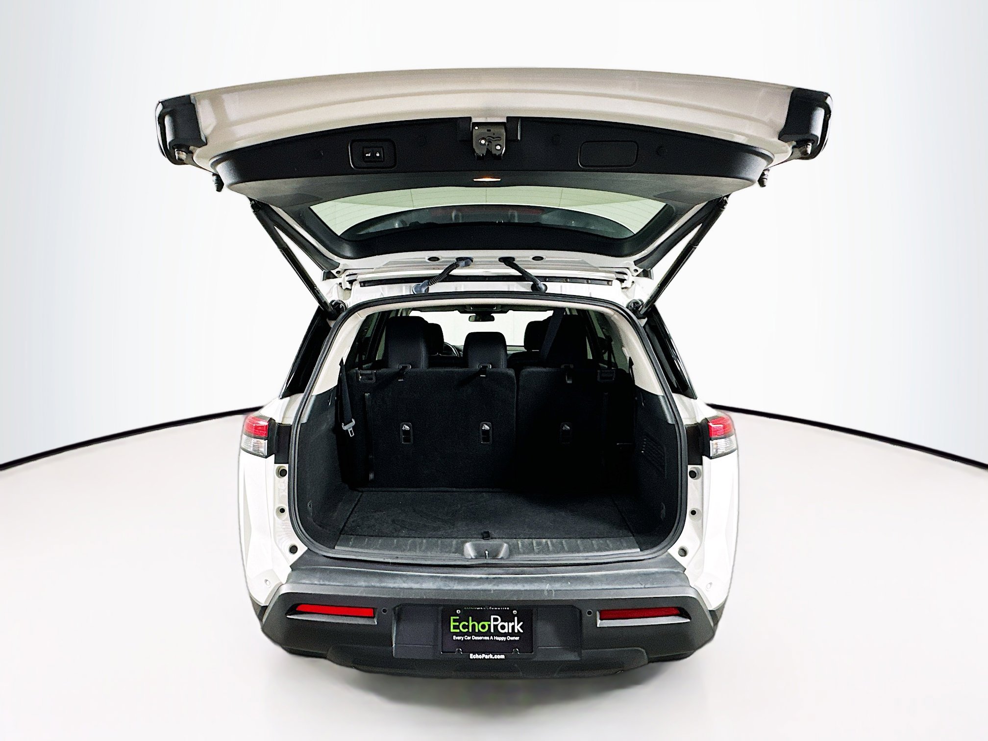 Used 2025 Nissan Pathfinder SV image 29