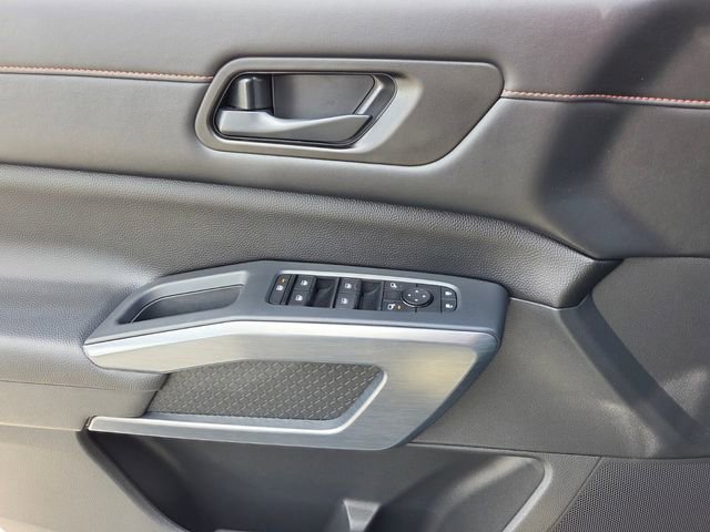 Used 2025 Nissan Pathfinder Rock Creek image 21