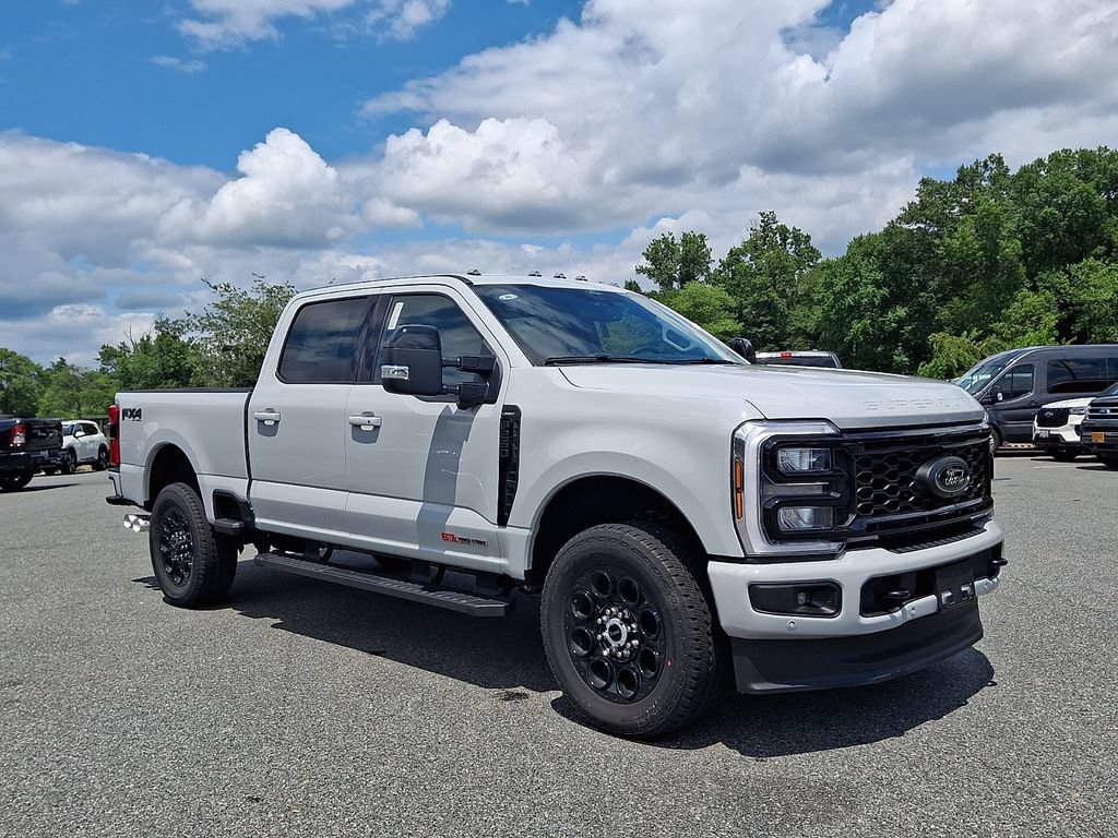 New 2026 Ford F250 Lariat w/ Black Appearance Package
