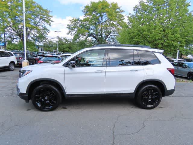Certified 2024 Honda Passport Black Edition image 3