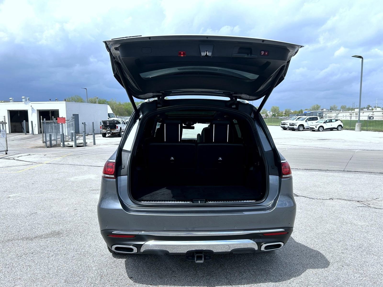 Used 2021 Mercedes-Benz GLS 450 4MATIC image 23