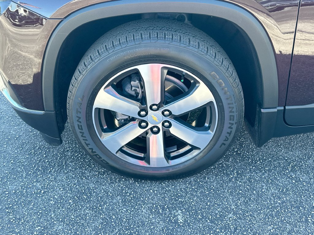 Certified 2021 Chevrolet Traverse LT w/ LT Premium Package FWD image 32