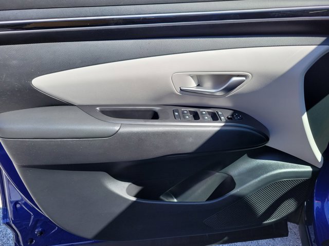 Used 2023 Hyundai Tucson SE image 19