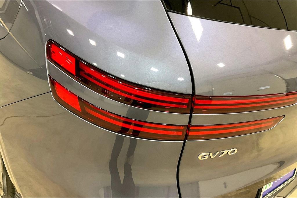 Used 2026 Genesis GV70 2.5T Select image 23