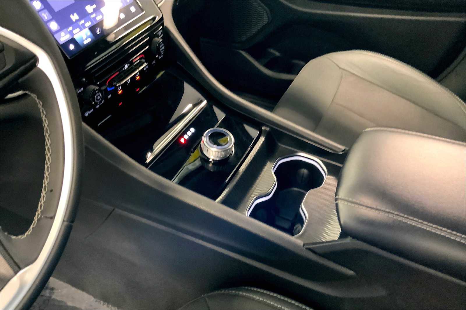 Used 2024 Jeep Grand Cherokee Laredo X w/ Trailer Tow Package image 17