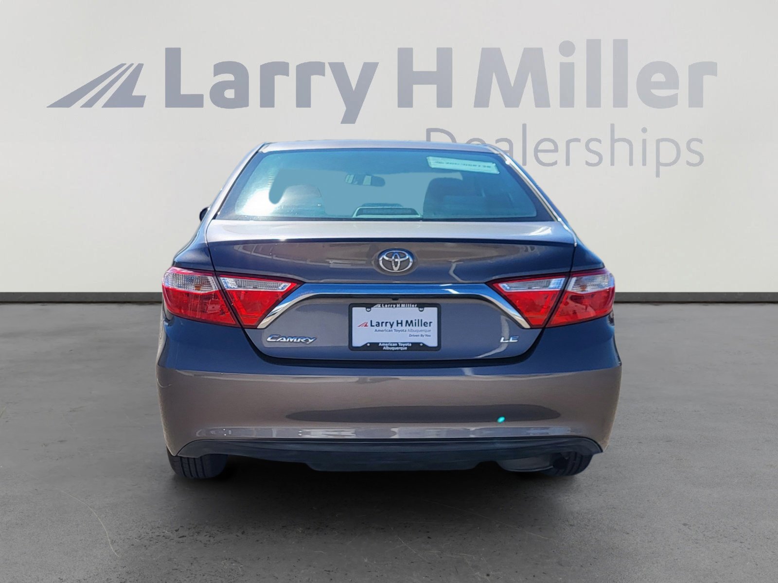Used 2016 Toyota Camry LE image 4