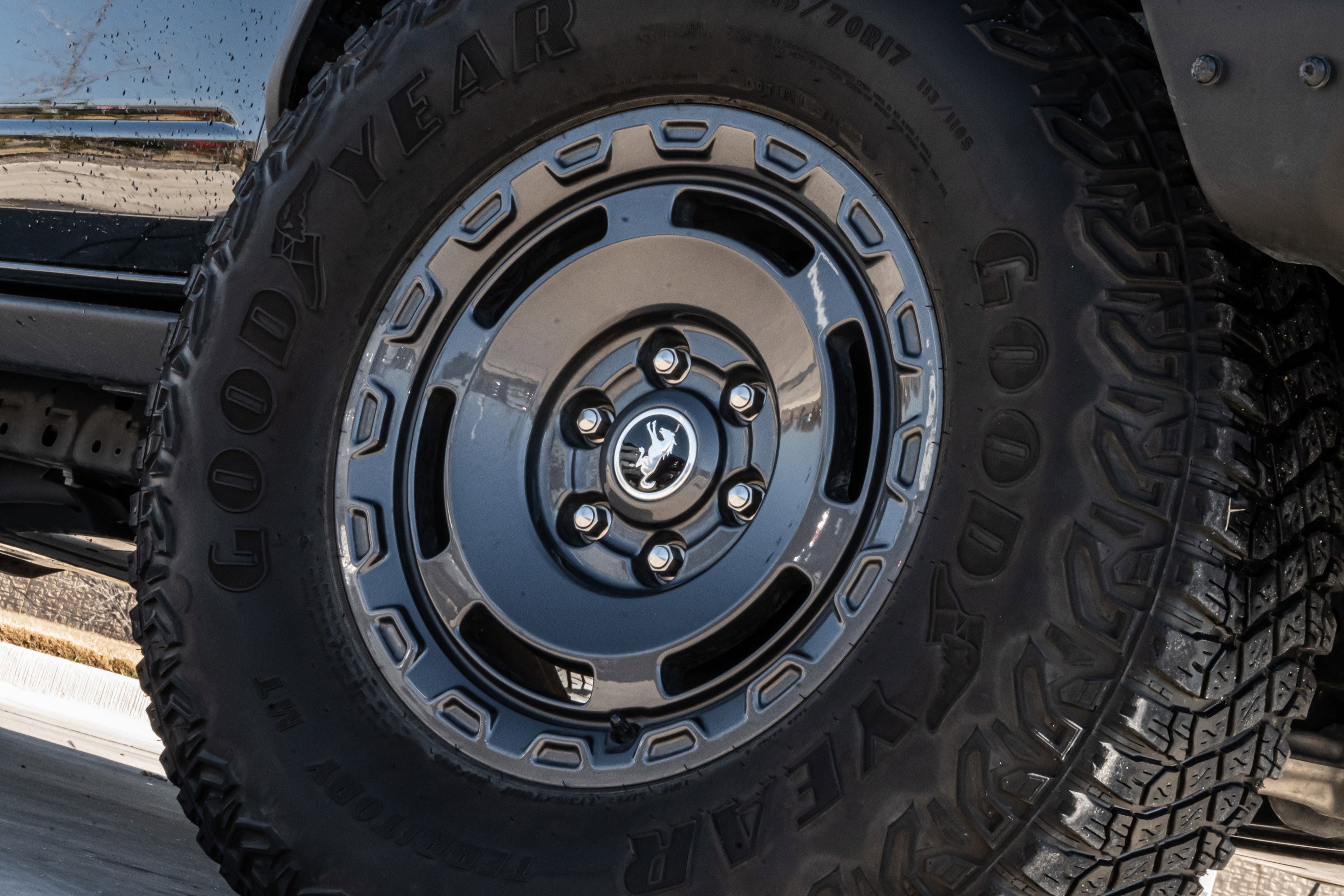 Used 2023 Ford Bronco Everglades image 10