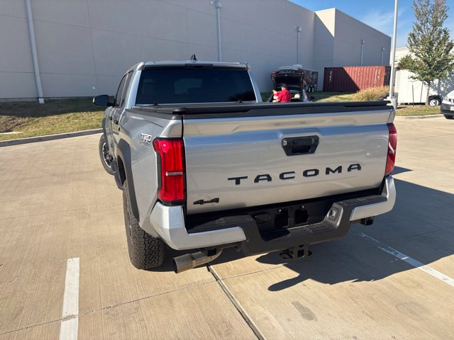 Certified 2025 Toyota Tacoma TRD Off-Road AWD/4WD image 4