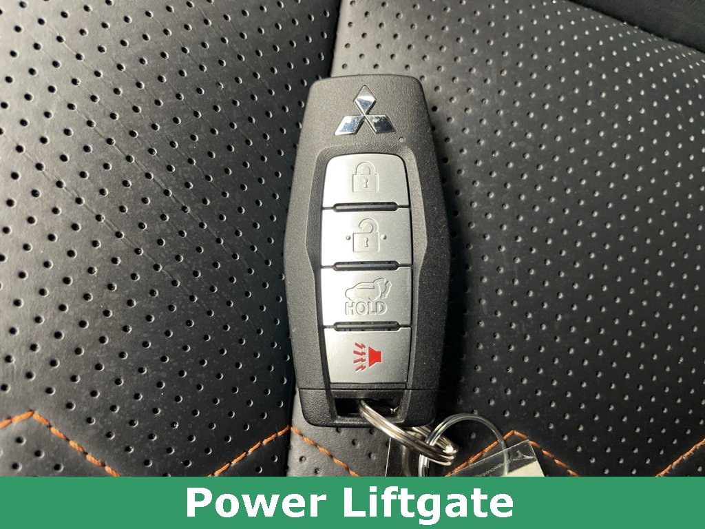 Used 2023 Mitsubishi Outlander SEL image 59