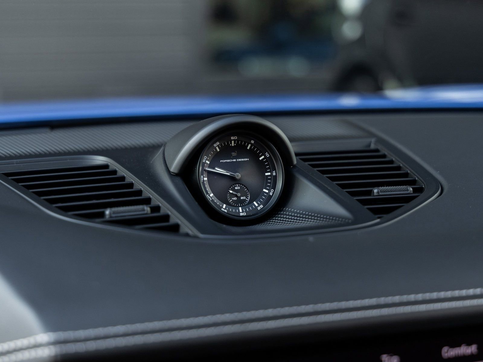 Used 2025 Porsche Panamera GTS image 34