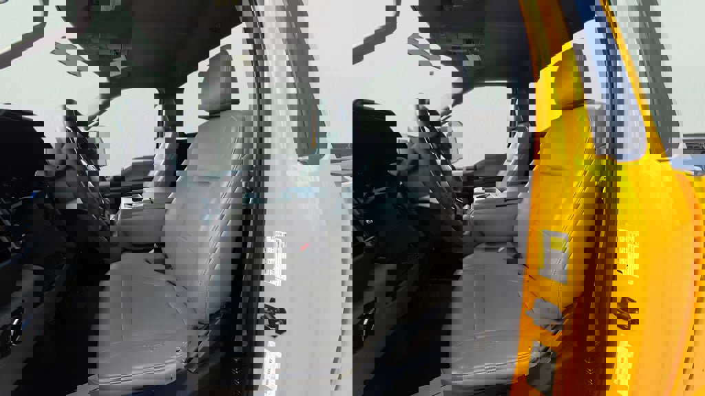 Used 2019 Ford F350 XL w/ Power Equipment Group image 9