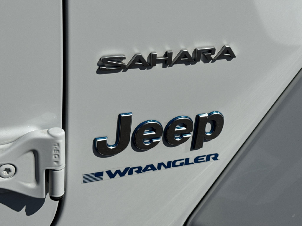 Used 2023 Jeep Wrangler Unlimited Sahara AWD/4WD image 8