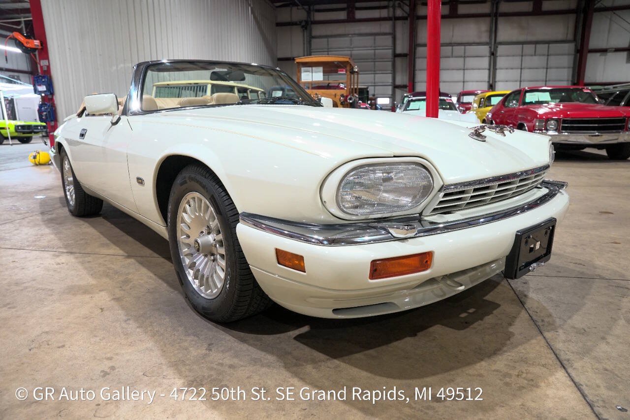 Used 1995 Jaguar XJS V12 Convertible RWD image 12
