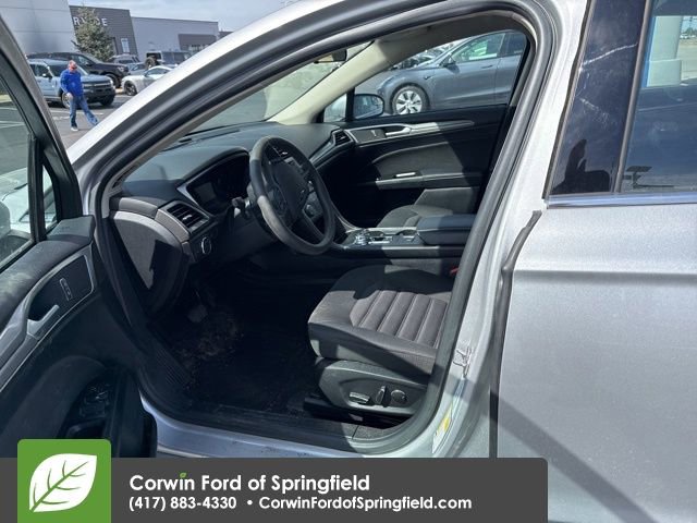 Used 2017 Ford Fusion SE image 13