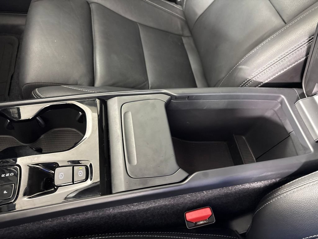 Used 2026 Volvo XC40 B5 Plus AWD/4WD image 44