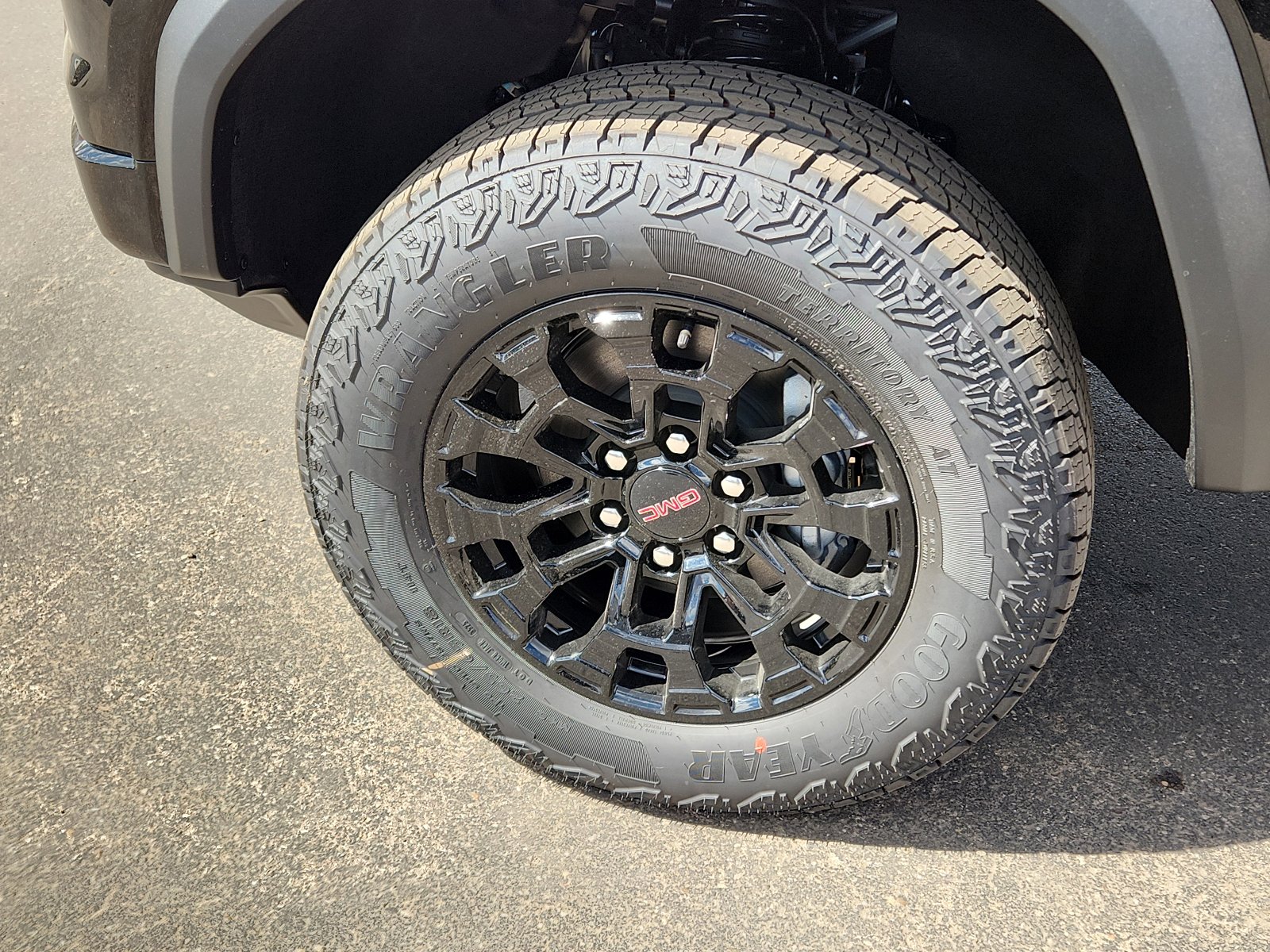 New 2026 GMC Canyon Elevation w/ Convenience Package image 7