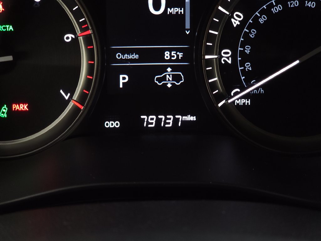 Used 2020 Lexus LX 570 4WD w/ Luxury Package image 22