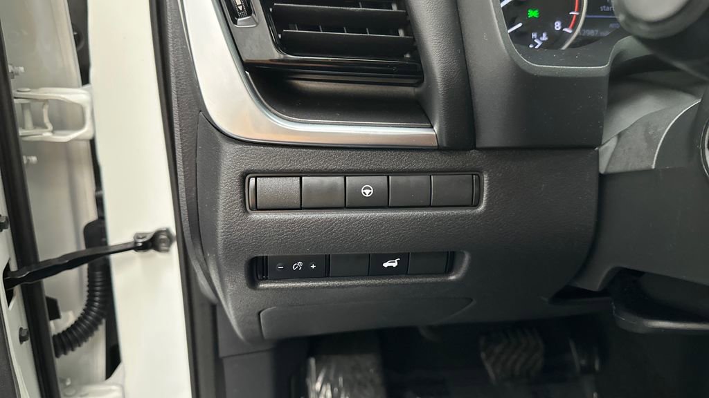 Certified 2022 Nissan Rogue SV w/ SV Premium Package image 22