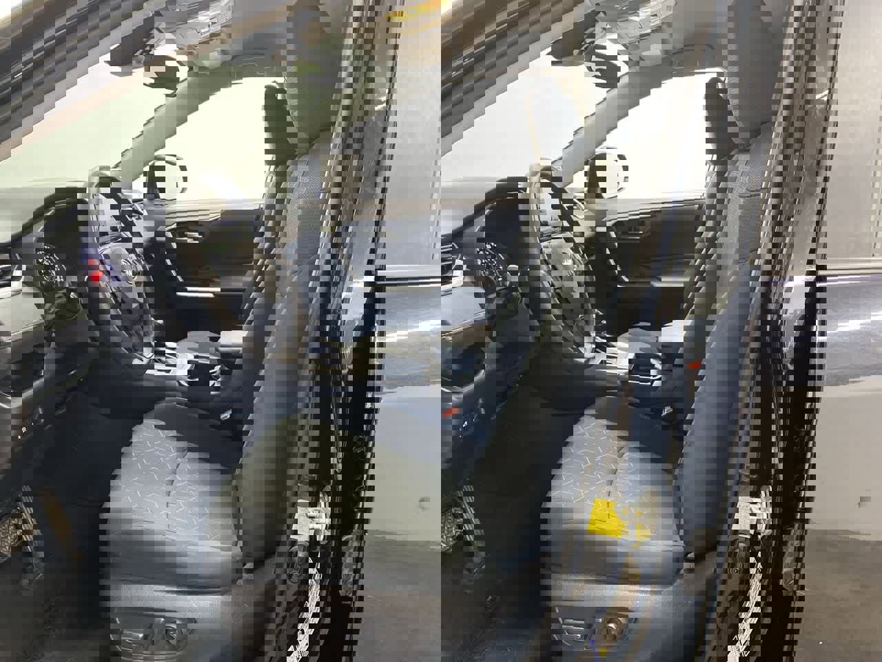 Used 2021 Toyota RAV4 XLE image 14