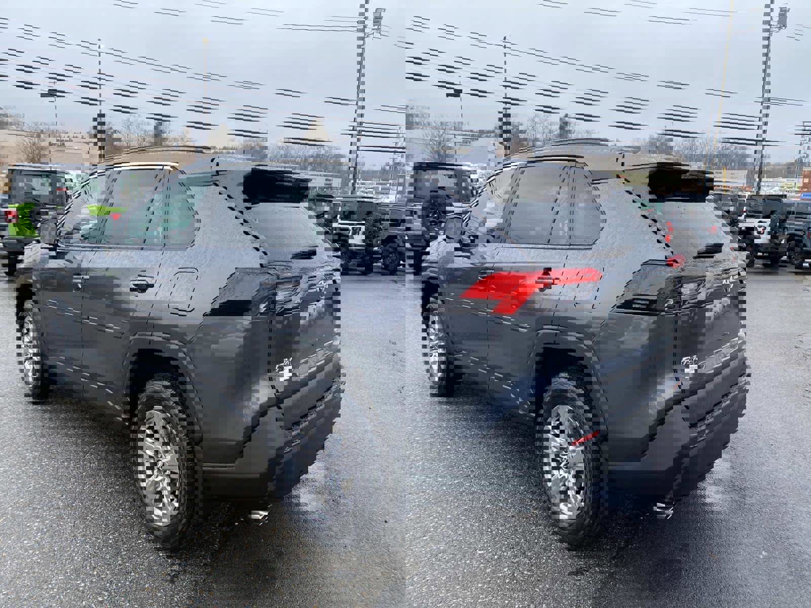 Used 2023 Toyota RAV4 XLE w/ Convenience Package image 9